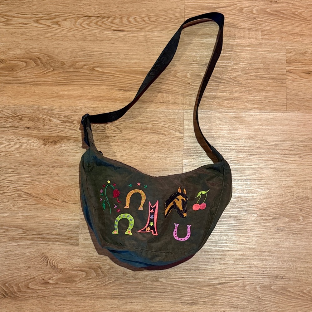 Baggu green medium horse bag